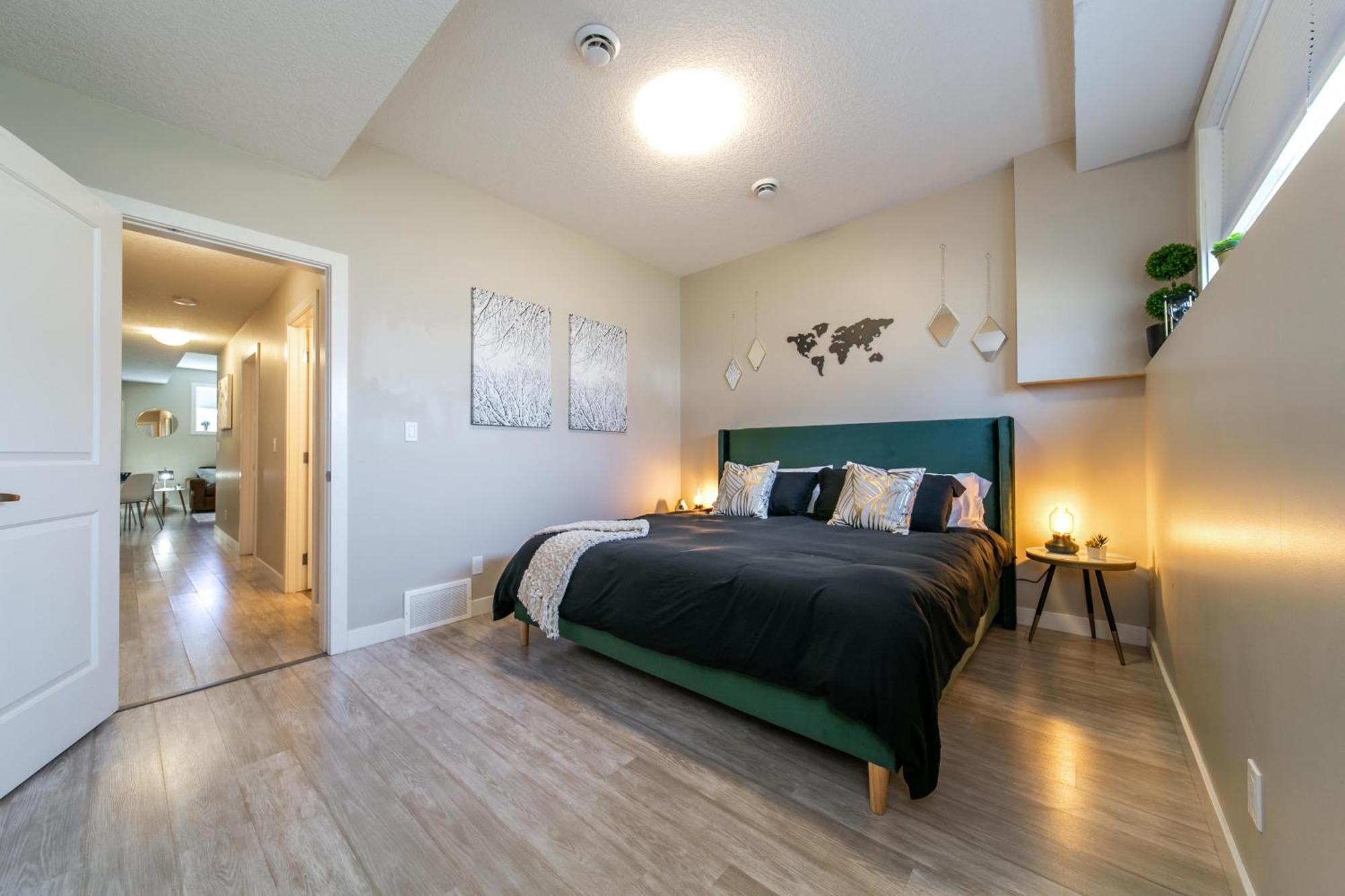 Executive Home - Long Stays Welcome - Garage Parking - Free Wifi & Netflix Edmonton Habitación foto